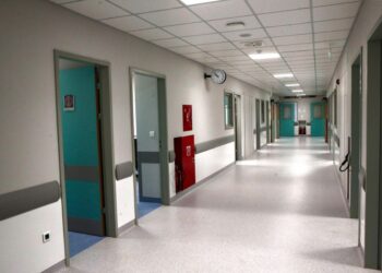 Γρίπη και κορονοϊός με χαμηλές εισαγωγές, αλλά νέες απώλειες σε ΜΕΘ