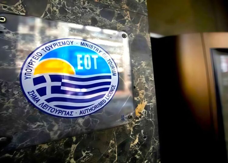 Ελλάδα από ψηλά: Ο ΕΟΤ βάζει «πλώρη» για αεροπορικό τουρισμό