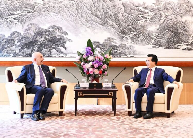 Minoan με υπογραφή Grimaldi: Δύο πράσινα «παλάτια» Ro-Pax με ελληνική σημαία