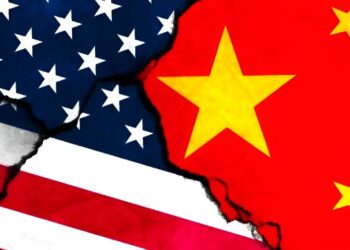 ΗΠΑ vs Κίνα μέσω ΝΑ Ασίας: Δασμοί-μαμούθ για «ντάμπινγκ» σε φωτοβολταϊκά