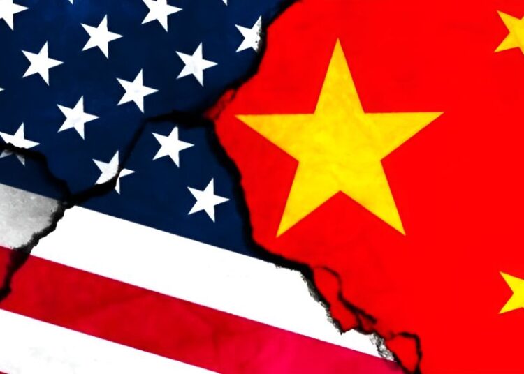 ΗΠΑ vs Κίνα μέσω ΝΑ Ασίας: Δασμοί-μαμούθ για «ντάμπινγκ» σε φωτοβολταϊκά