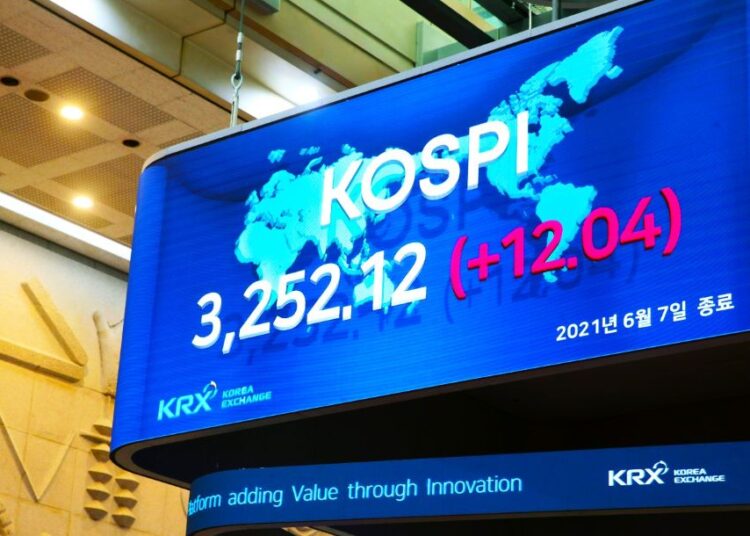 Ο Nikkei καλπάζει, το Πεκίνο «σφίγγει γροθιές»: Η Ασία στη μέγγενη του Τραμπ