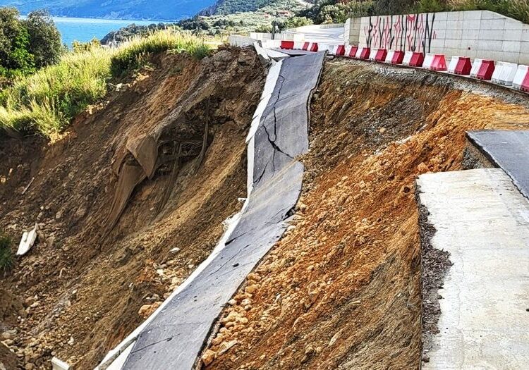 Μετ’εμποδίων η έξοδος του Πάσχα στην κεντρική Ελλάδα: Εισαγγελική παρέμβαση για…χάρτινο δρόμο στη Λάρισα