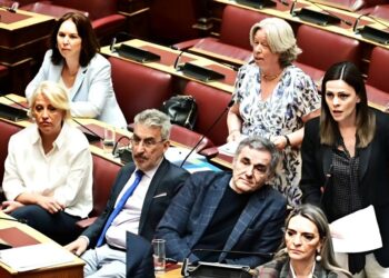 Αριστερό «κονσέρτο» στον βωμό Τριαντόπουλου, με Λινού στα… «φωνητικά»