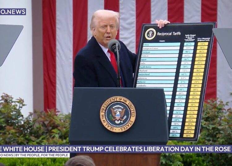 Αναλυτικά οι δασμοί Τραμπ: 20% σε όλα τα προϊόντα από την ΕΕ, 34% από την Κίνα – 25% στα εισαγόμενα αυτοκίνητα