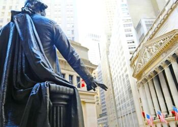 Ο S&P Global επανεξετάζει τις προβλέψεις: Αναθεωρεί τα πάντα μετά τους δασμούς Τραμπ