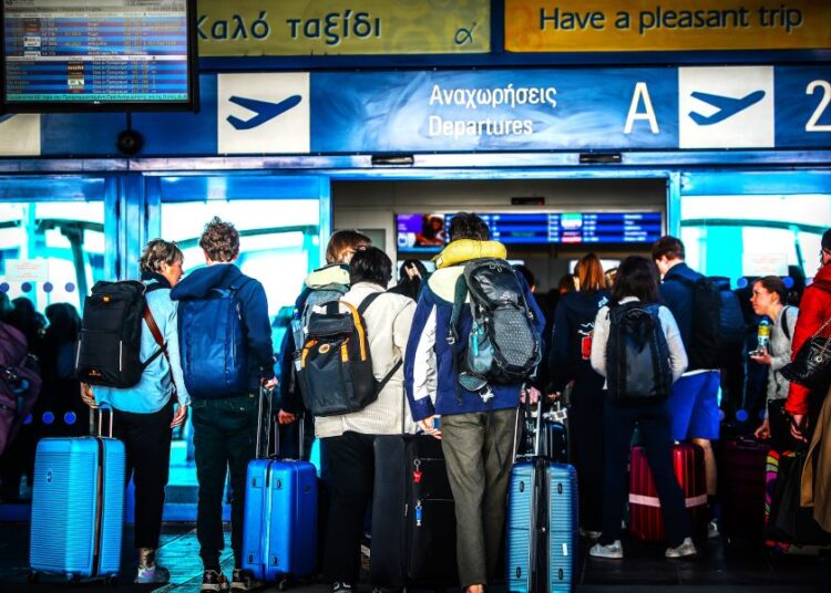 «Απογείωση» για τα ελληνικά αεροδρόμια: +6,5% η επιβατική κίνηση στο 1ο τρίμηνο