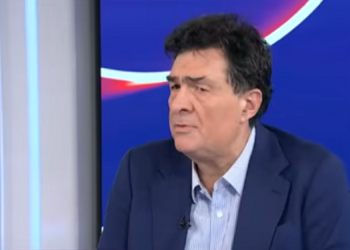 Αλέξης Παπαχελάς: Οι θυμωμένοι πολίτες, τα πολλά μαγαζάκια και οι ακραίες επιλογές