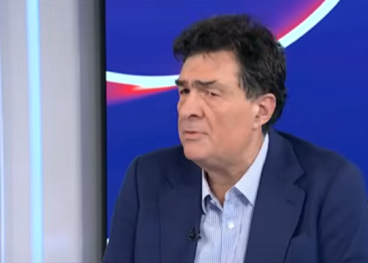 Αλέξης Παπαχελάς: Οι θυμωμένοι πολίτες, τα πολλά μαγαζάκια και οι ακραίες επιλογές