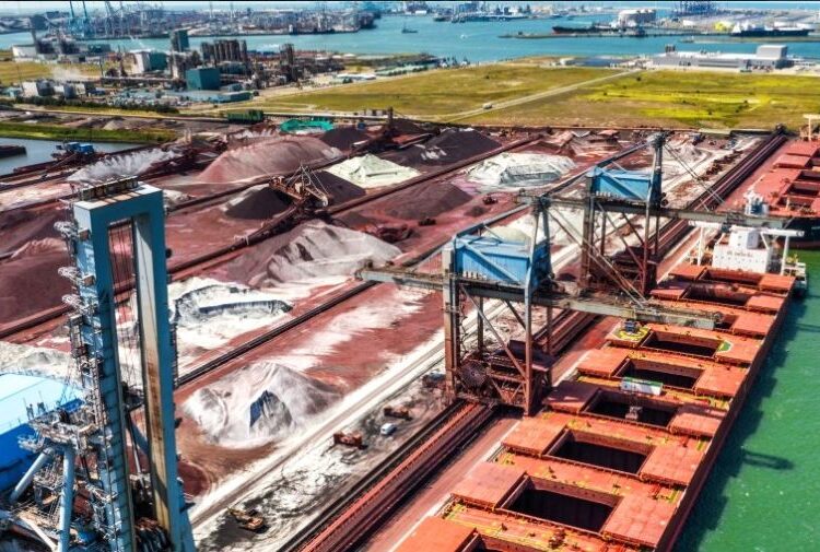 Τα capesize οδηγούν το ράλι στις ναυλαγορές: Η Κίνα «φορτσάρει» στα σιδηρομεταλλεύματα