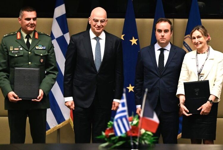Η Γαλλία θεμελιώνει παρουσία στην ελληνική άμυνα – Υπεγράφη σύμβαση για 16 πυραύλους Exocet