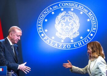 Μελόνι και Ερντογάν συντονίζουν τα «ρολόγια» σε ασφάλεια και οικονομία