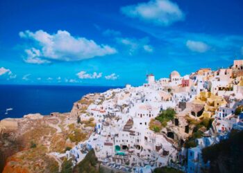 Ράλι στις εξοχικές κατοικίες: Φθηνότερη η βίλα στην Κρήτη από κοντέινερ στην Ολλανδία