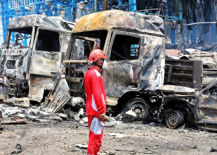 Υπό έλεγχο η φονική πυρκαγιά με τουλάχιστον 70 νεκρούς στο λιμάνι του Ιράν