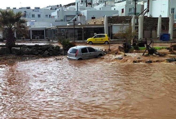 Κακοκαιρία: Σε επιφυλακή το Νότιο Αιγαίο – Αγώνας δρόμου για την αποκατάσταση ζημιών