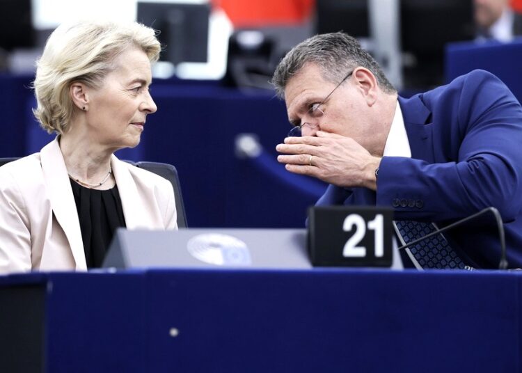 Σε τεντωμένο σχοινί το εμπορικό μέτωπο ΕΕ-ΗΠΑ: Τελεσίγραφο Βρυξελλών για τα αντίμετρα