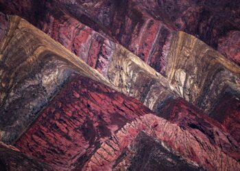 ΗΠΑ: Fast track άδειες εξόρυξης για 10 κρίσιμα ορυκτά – Αντίβαρο στην κυριαρχία της Κίνας