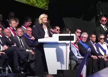 Στα χαρακώματα η Λεπέν: «Δεν παραδίνομαι, δεν παραιτούμαι» – «Μάχη μέχρι τέλους» (LIVE&φωτό)