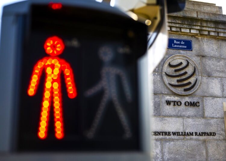 ΠΟΕ: Ο εμπορικός πόλεμος ΗΠΑ–Κίνας απειλεί με απώλεια 7% στο παγκόσμιο ΑΕΠ – Στο 125% οι δασμοί Τραμπ