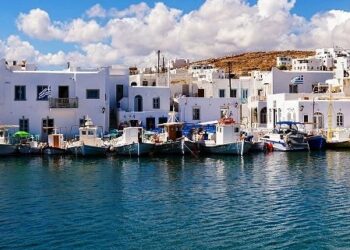 Η Πάρος πάνω από τη Μύκονο σε luxury διακοπές – Τι ισχύει για υπόλοιπες Κυκλάδες, Αθήνα και Μάνη