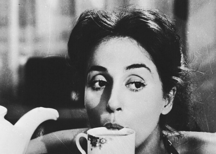 Ποιο ήταν το πραγματικό επώνυμο της Έλλης Λαμπέτη - Πώς προέκυψε η αλλαγή