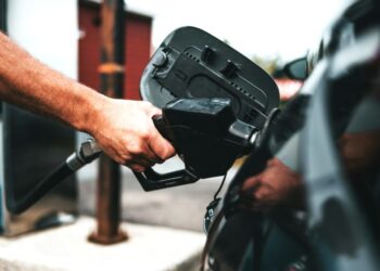 Ανατροπή στην αγορά καυσίμων: Πόσο χαμηλά θα «πέσουν» οι τιμές ενόψει Πάσχα