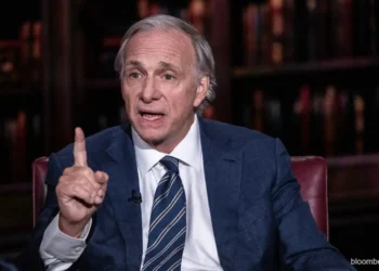 Ray Dalio: Ο δισεκατομμυριούχος που προέβλεψε την κρίση του 2008, προειδοποιεί