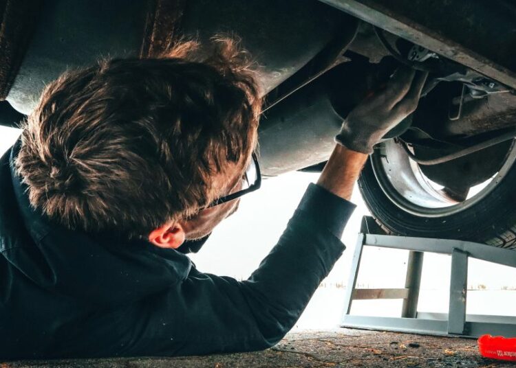 Συνεργεία αυτοκινήτων: Εκτίναξη 26% στις επισκευές από το 2020