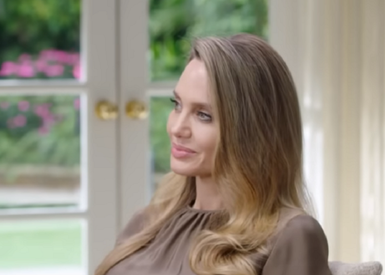 Το μακάβριο επάγγελμα που είχε η Αντζελίνα Τζολί πριν γίνει διάσημη