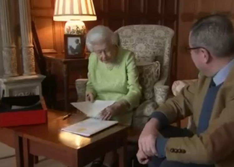 Το παράξενο τεστ που περνούσαν όσοι ήθελαν να δουλέψουν δίπλα στη Βασίλισσα Ελισάβετ