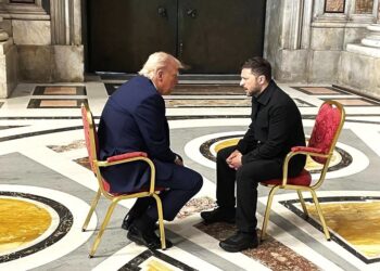 Βατικανό: Ιστορικό τετ-α-τετ Τραμπ – Ζελένσκι – Όλο το παρασκήνιο και τι συμφώνησαν