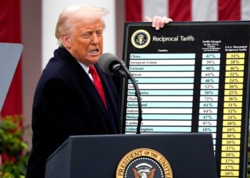 Δασμοί παντού: Ο Τραμπ κηρύσσει την «Ημέρα Οικονομικής Ανεξαρτησίας» (video)