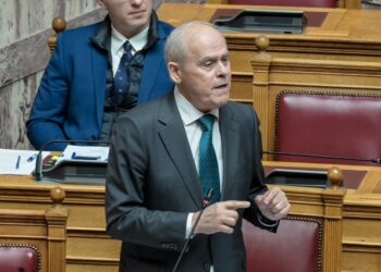 Δύσκολη εξίσωση για το ΥΠΕΝ οι μικροί οικισμοί: Υπό επεξεργασία λύσεις για τη «γκρίζα» ζώνη