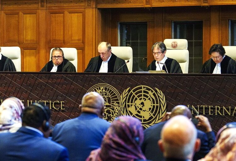 Φλόγες στο Πορτ Σουδάν: Ο πόλεμος φτάνει στην «ασφαλή ζώνη» – Η Χάγη «σιωπά»