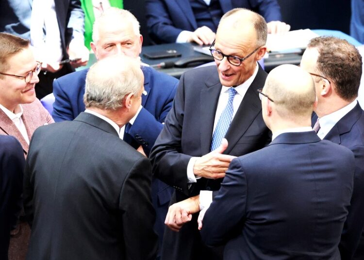 Μέρτς στον προθάλαμο της Καγκελαρίας: Ξεκίνησε η ψηφοφορία στην Bundestag