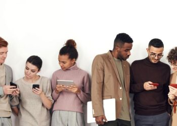 Νέα εργασιακή εποχή για Gen Z και Millennials: Ζητούν νόημα, όχι μόνο μισθό