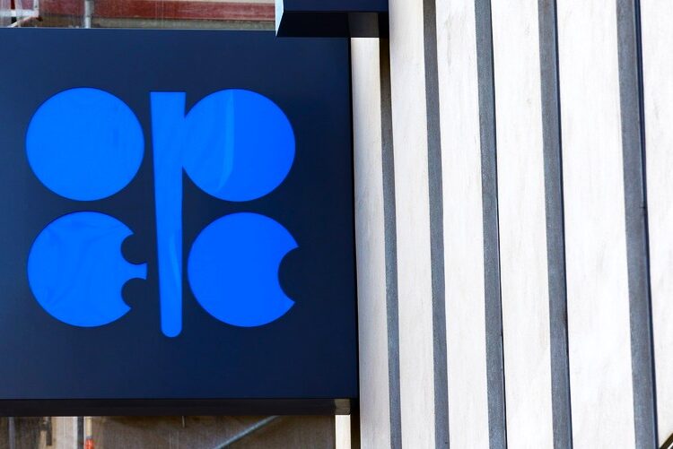 OPEC+: Με το «πόδι στο φρένο» της παραγωγής πετρελαίου ενόψει Ιουλίου