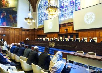 Φλόγες στο Πορτ Σουδάν: Ο πόλεμος φτάνει στην «ασφαλή ζώνη» – Η Χάγη «σιωπά»