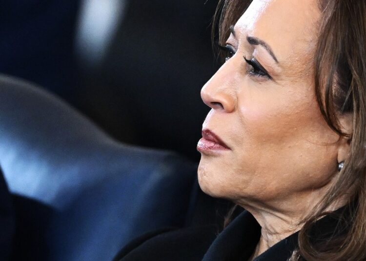 Πρώτη επίθεση Χάρις σε Τραμπ: «Ο Τραμπ δεν κυβερνά, καταλαμβάνει την εξουσία»