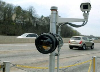 Οχήματα σε ακινησία: Αρχίζουν οι έλεγχοι με «οδηγό» τις κάμερες των διοδίων – Έως 30.000 ευρώ τα πρόστιμα