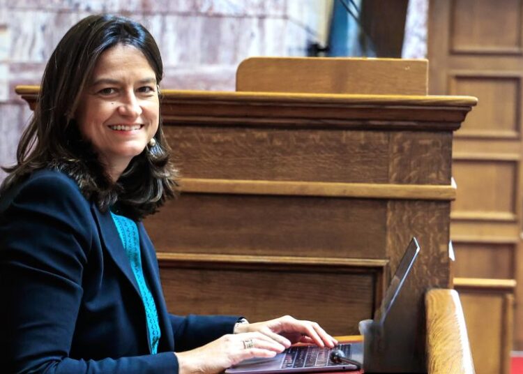 Κεραμέως: Ώρα για «brain gain» – Επιστρέφουν 420.000 Έλληνες του εξωτερικού