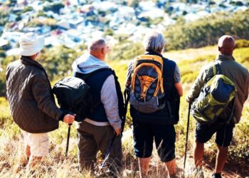Κοινωνικός τουρισμός για συνταξιούχους ΟΑΕΕ: Άνοιξαν οι αιτήσεις με 25.000 επιταγές
