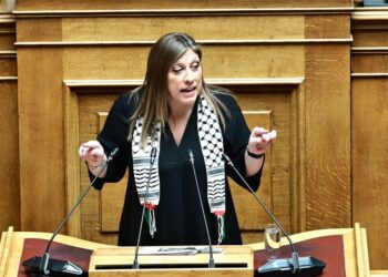 Πολιτικό show Κωνσταντοπούλου για τη Γάζα στη Βουλή που «πάγωσε» τα έδρανα