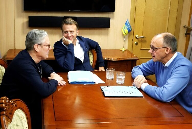 Στο Κίεβο Μακρόν, Μερτς, Στάρμερ και Τουσκ: Η «μπάλα» στη Μόσχα