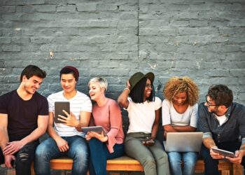 «Τριπλή ισορροπία» αναζητούν οι GenZ και οι Millennials στην αγορά εργασίας