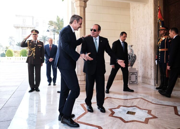 Μητσοτάκης-Σίσι: Τηλεφωνική παρέμβαση κορυφής – Στην Αίγυπτο ελληνική αποστολή για συμφωνία