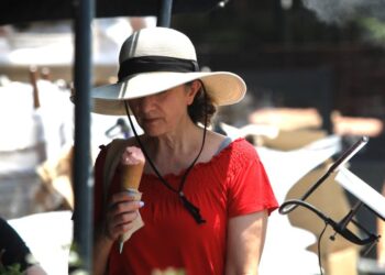 Η ακρίβεια «λιώνει» τις καλοκαιρινές απολαύσεις: Στα ύψη το παγωτό χωνάκι