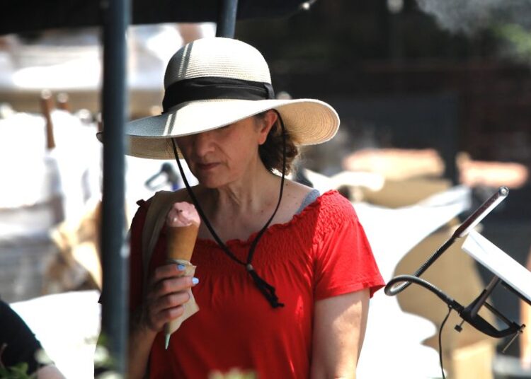 Η ακρίβεια «λιώνει» τις καλοκαιρινές απολαύσεις: Στα ύψη το παγωτό χωνάκι