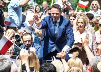 Πολωνία σε προεκλογικό αναβρασμό: Συγκεντρώσεις πριν το ντέρμπι του β’ γύρου