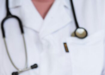 Πώς και από ποιους βγήκε το παρατσούκλι «κομπογιαννίτες γιατροί»